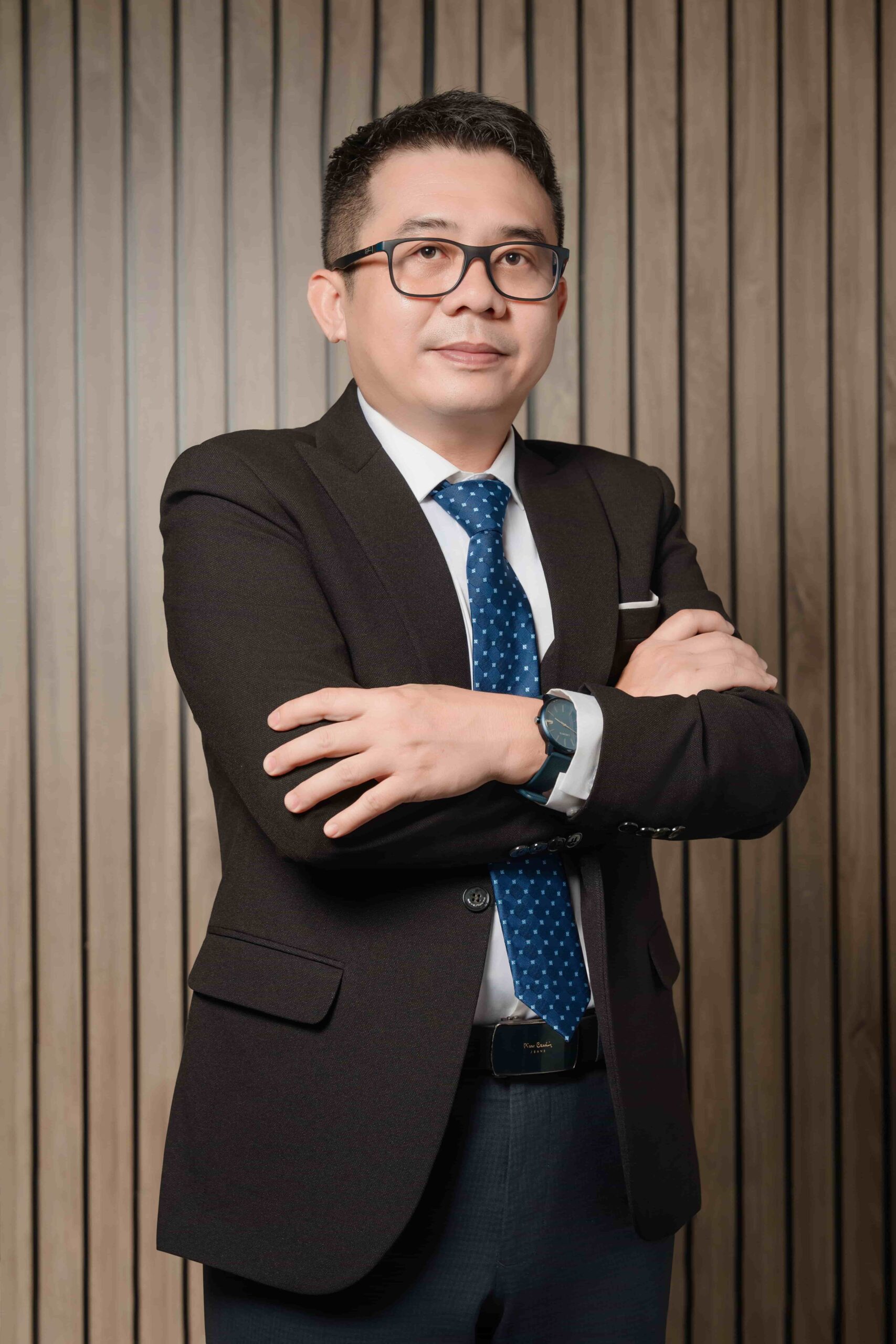 LÊ VŨ TIẾN CEO – ĐỘI NGŨ-min