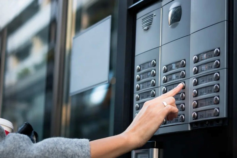 Hệ thống intercom cho lãnh sự quán giúp kiểm soát hiểu quả.